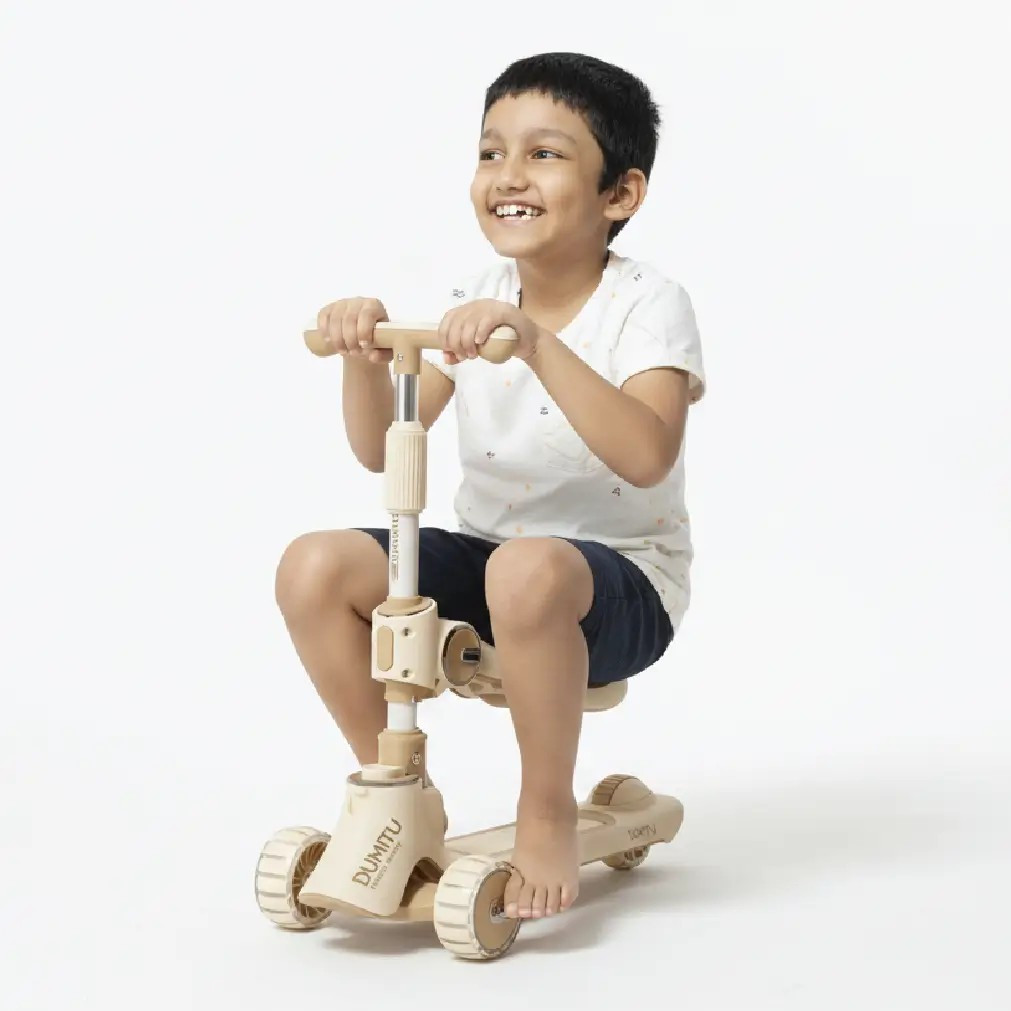 GlideJoy 3-Wheel Kids Scooter thumbnail 9