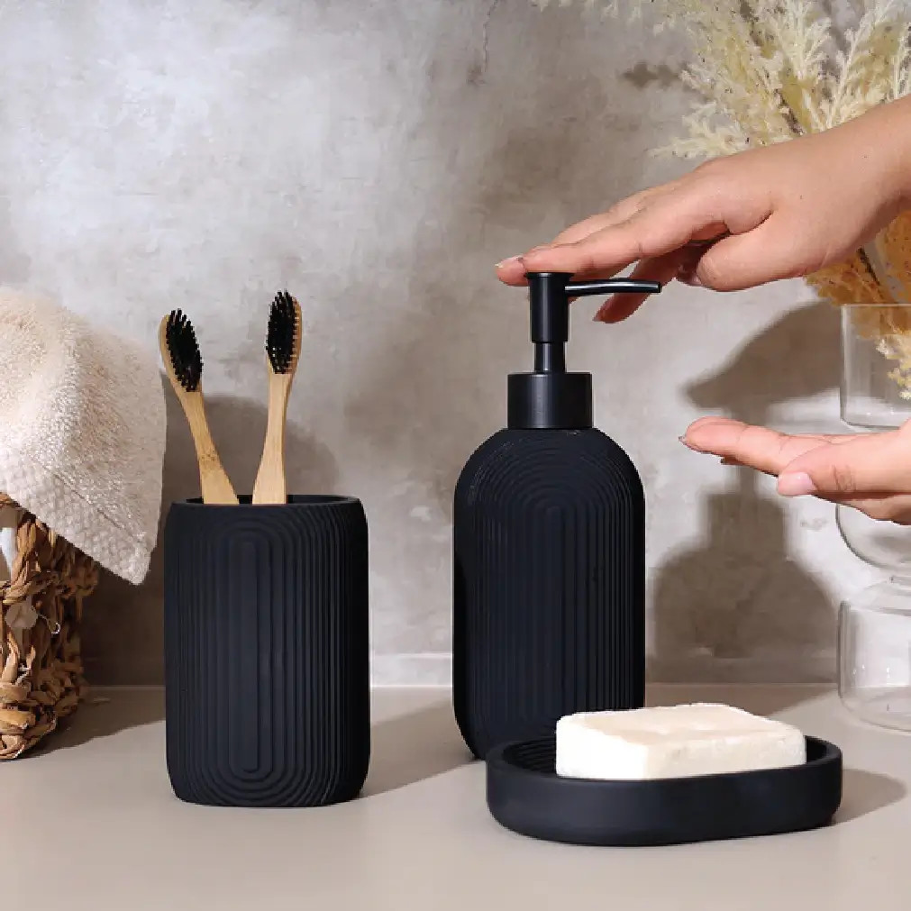 Brim 3-piece Bathroom Set – Black thumbnail 4