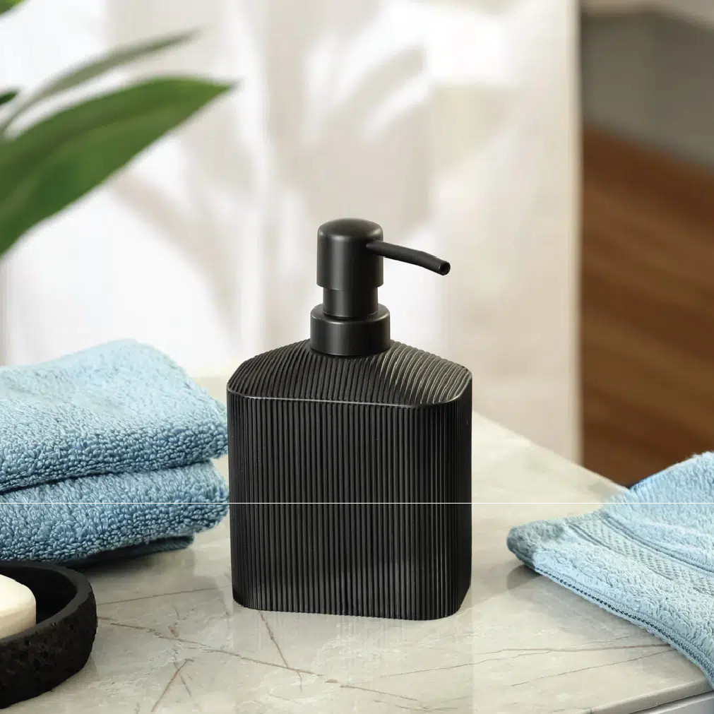 Ribbed Design Liquid Soap Dispenser – Pink & Black | thumbnail 5